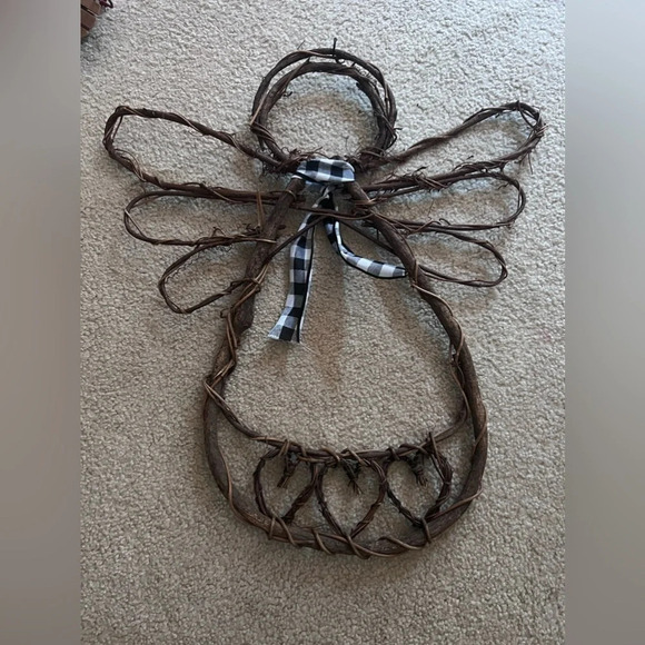 Angel Shaped Grapevine Natural Hanging Twig Wreath Hearts - Picture 4 of 4